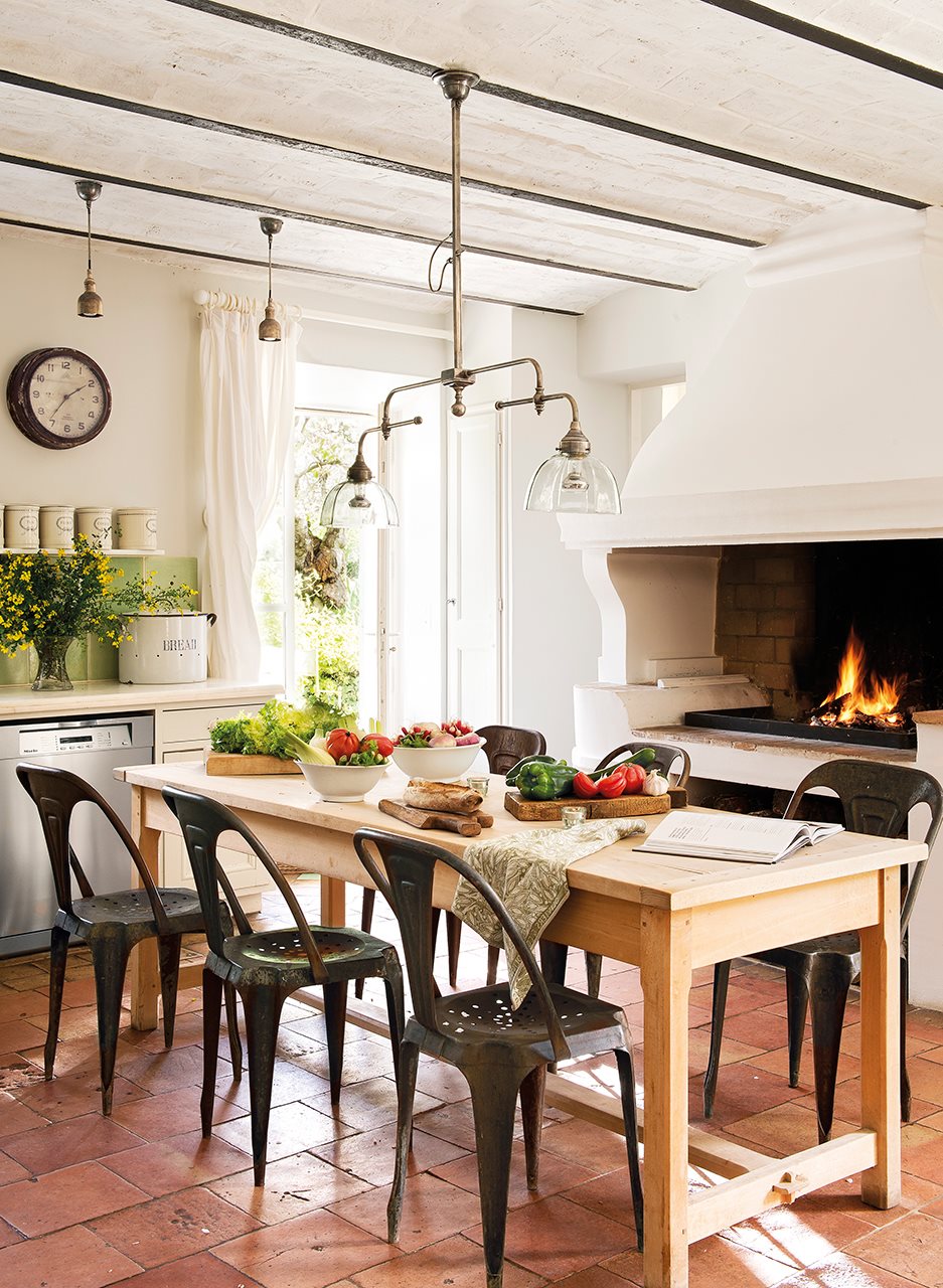 A country house in Provence with an exquisite decoration