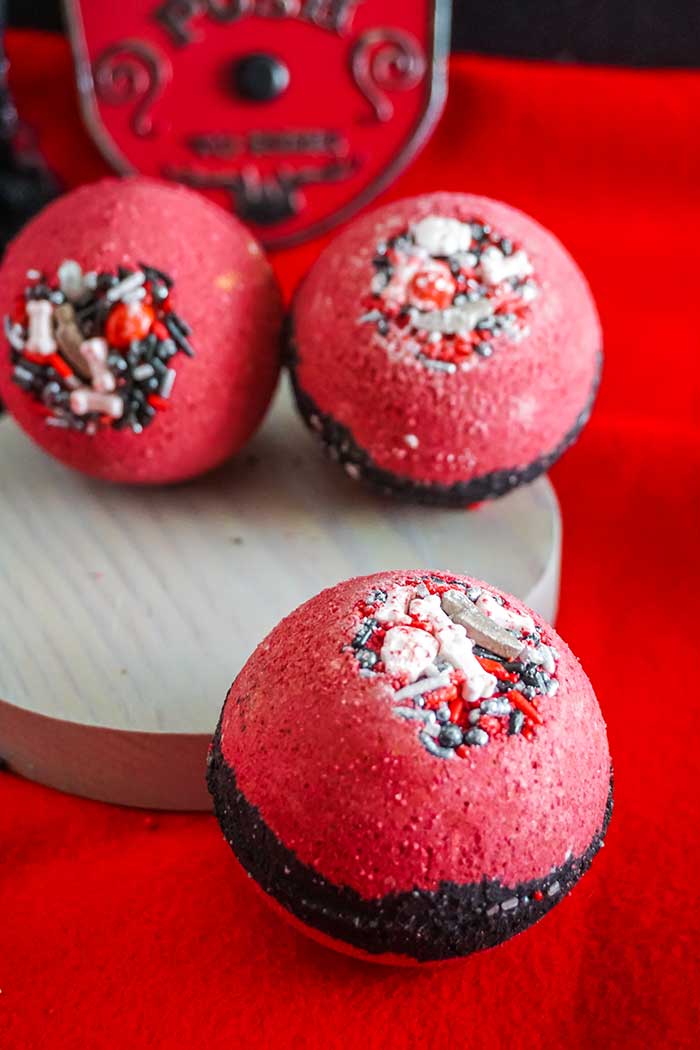 How to Make Halloween Bath Bombs Everything Pretty