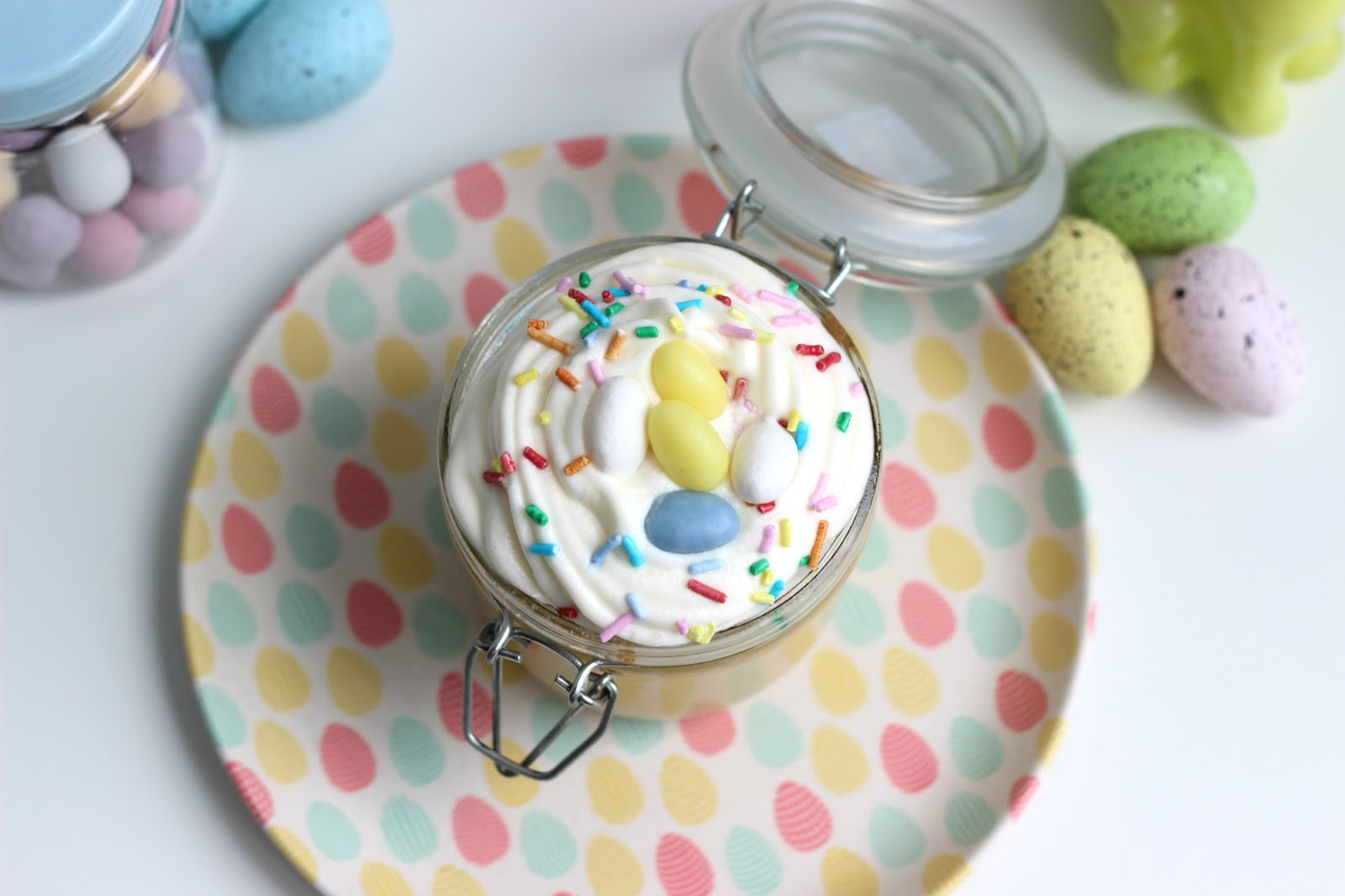 Food Easter cupcake in a jar