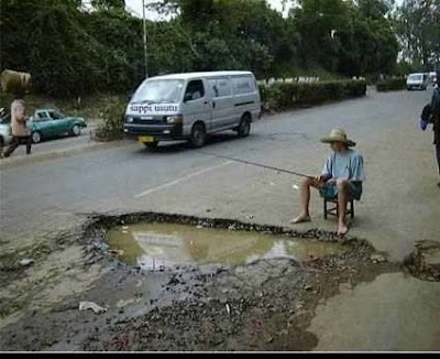 So funny Seen on the road Catch Fish - রাস্তা মাছ ধরা
