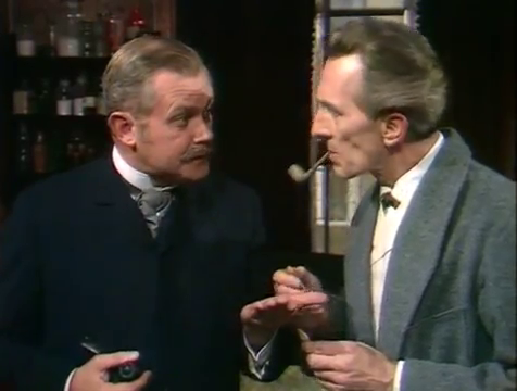 James Watson (Nigel Stock) y Sherlock Holmes (Peter Cushing) en la versión cinematográfica de Robin Midgley - Cine de Escritor