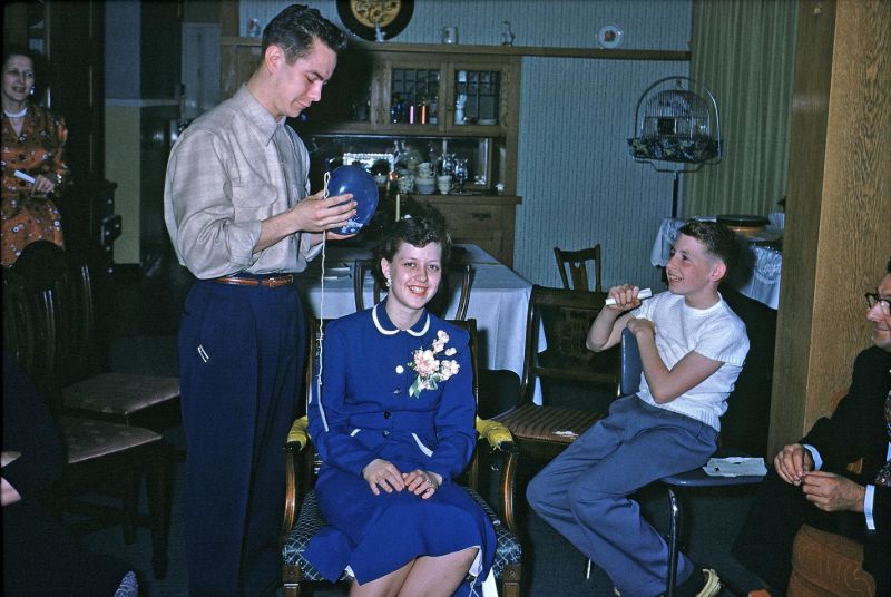33 Cool Snaps Capture People in Their Homes From the 1950s Vintage