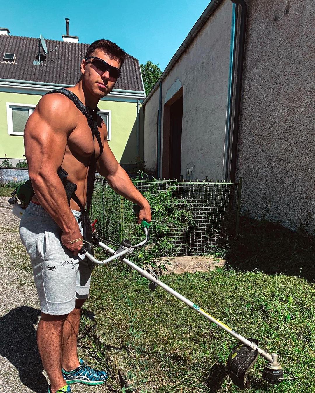 shirtless-muscle-hunk-paul-unterleitner-lawn-mowing