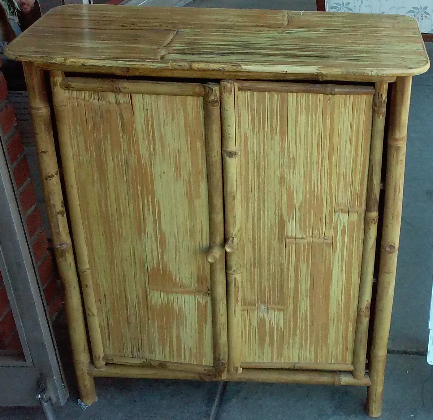 UHURU FURNITURE & COLLECTIBLES SOLD 29" x 32" Bamboo 45