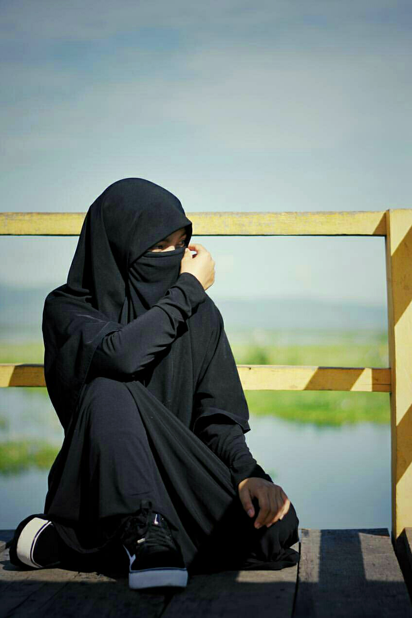 Wanita Cantik Hijab Cadar