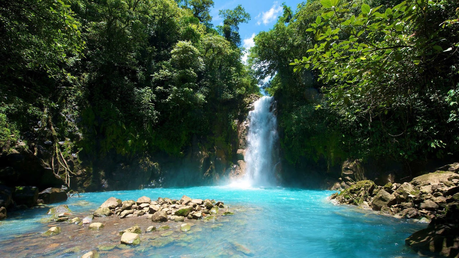 rio celeste costa rica