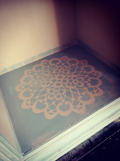 Ένα φοντάνακι θα πάρετε; Το έχω στον μπουφέ! 8 Annie Sloan Greece Ένα φοντάνακι θα πάρετε; Το έχω στον μπουφέ! 8 Annie Sloan Greece