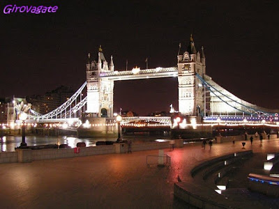 Tower Bridge notte