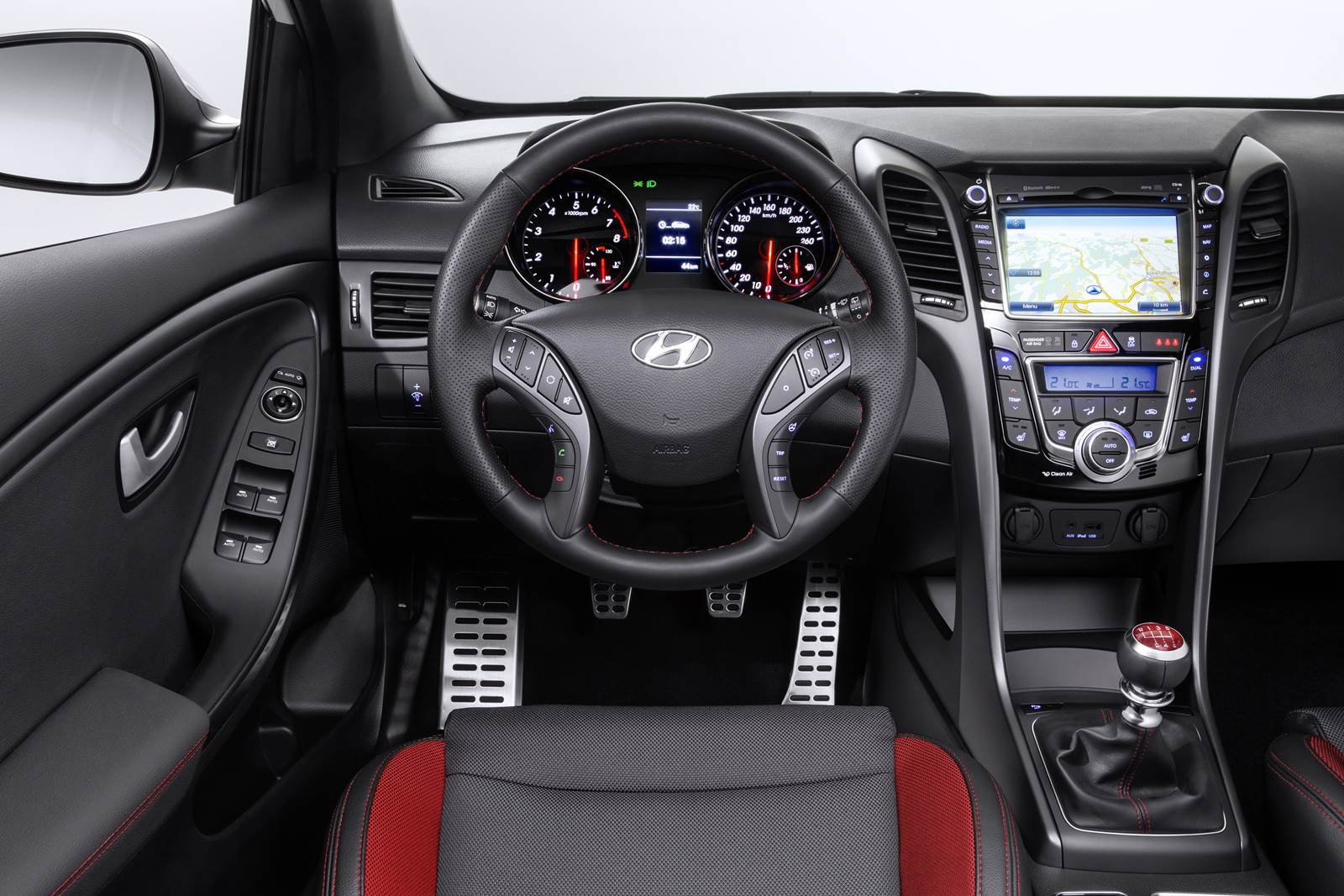 Hyundai i30 Turbo - interior