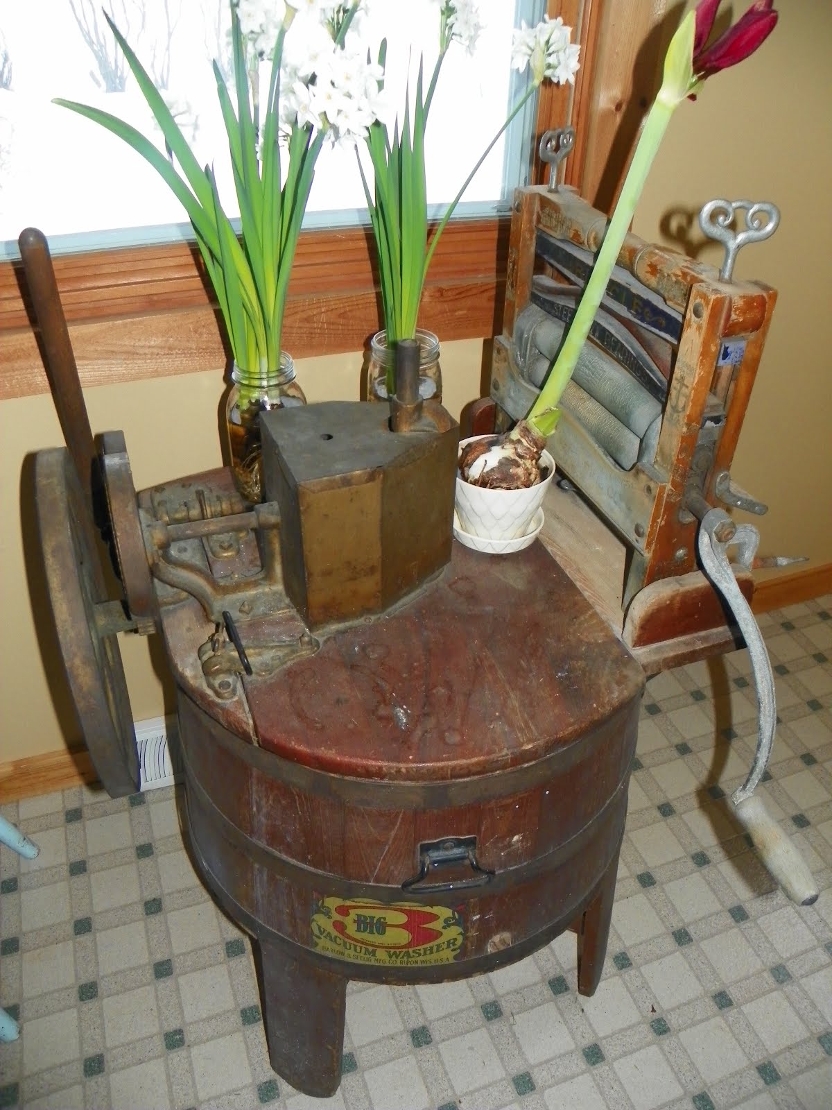 Dicky Bird's Nest A Primitive Washing Machine Made of Wood