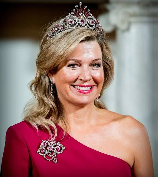 Queen Maxima wore Claes Iversen Dress. Queen Maxima diamond tiara Ruby Peacock. Princess Beatrice tiara