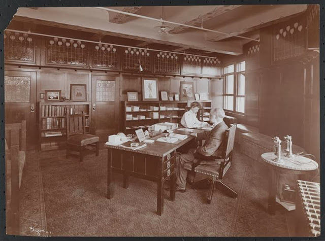 Private editorial office, Delineator magazine c. 1904 (From the Collections of the Museum of the City of New York)