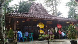 Balkondes Borobudur omonganem millennial tourism