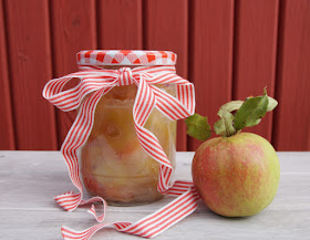 Rezept: Dänisches Apfelkompott zubereiten. Auf Küstenkidsunterwegs verrate ich Euch ein leckeres Rezept aus Dänemark für die Zubereitung von Apfelkompott. Ihr könnt dafür sowohl frisch gepflückte Äpfel nutzen als auch super Fallobst verwerten.