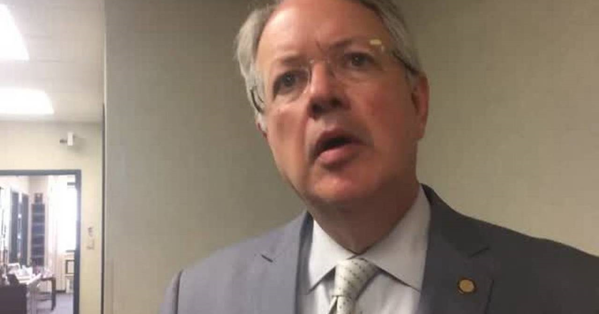 TCC THOUSANDS DEMAND CHARLESTON MAYOR'S RESIGNATION