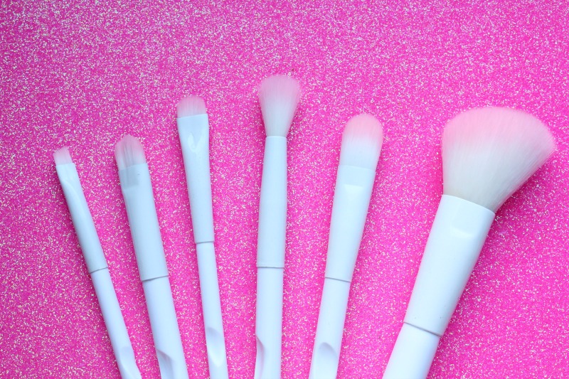 Chrissy Doll Wet n Wild Brushes at the Dollar Tree! Haul