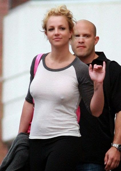 Pokies And Braless Girls Britney Spears Going Out Without Bra