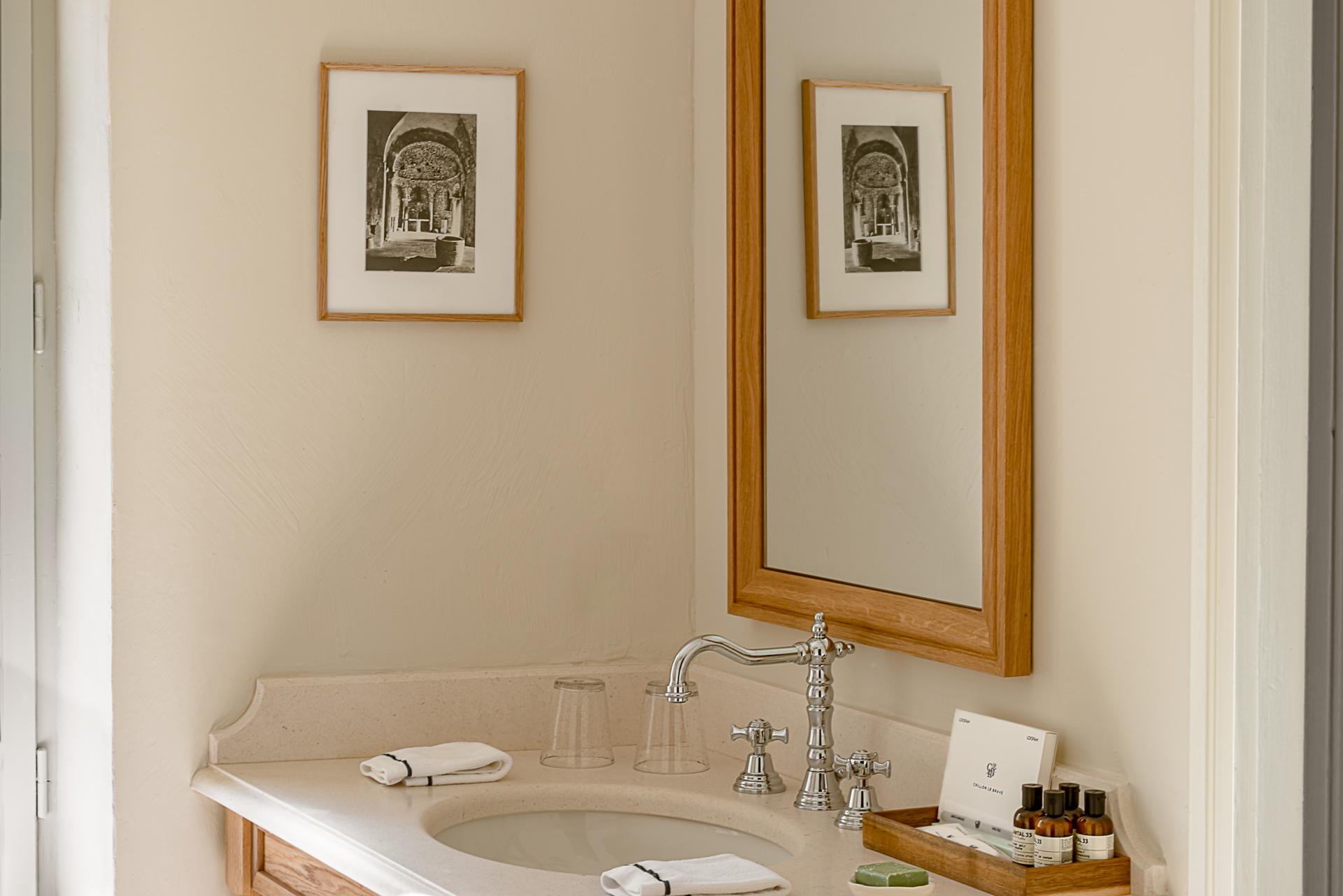 ������� ������ ������ ������ hotel-crillon-le-bra