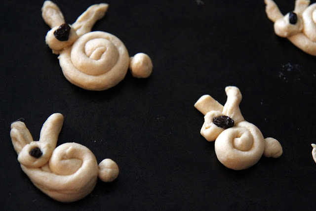 Make these cute bunny rolls in just 20 minutes with ingredients from Walmart.