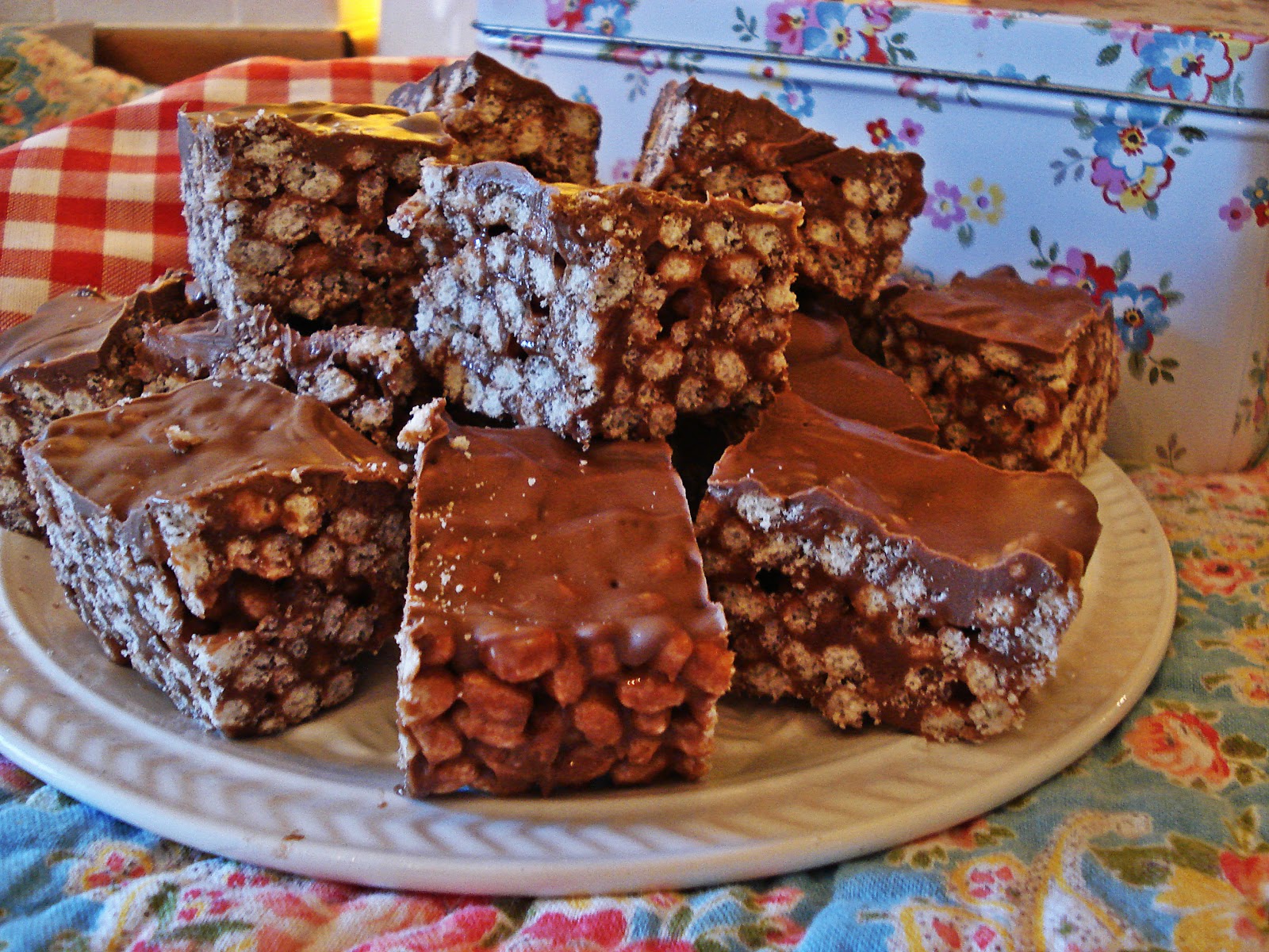 Simple Country Living Mars Bar And Chocolate Rice Crispy Cakes 