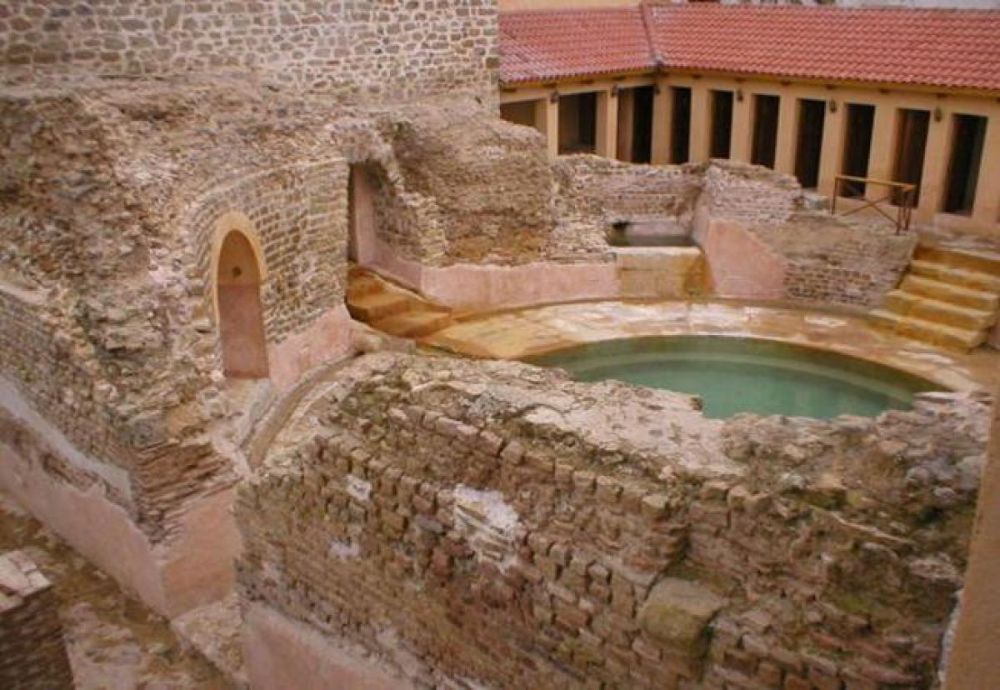 Hammam Essalhine A Roman Bathhouse Still in Use After 2,000 Years in