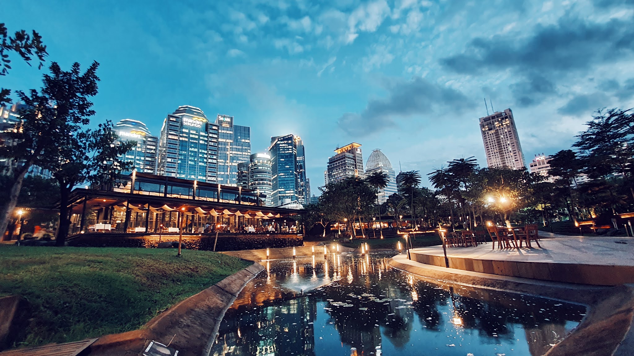Foto Pemandangan di Hutan Kota Plataran