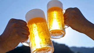 Προσοχή στην αυξημένη κατανάλωση αλκοόλ το καλοκαίρι