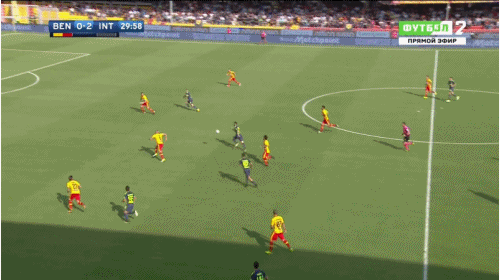 브로조비치가 주앙 마리우를 밀어내고 주전을 차지한 경기.GIF