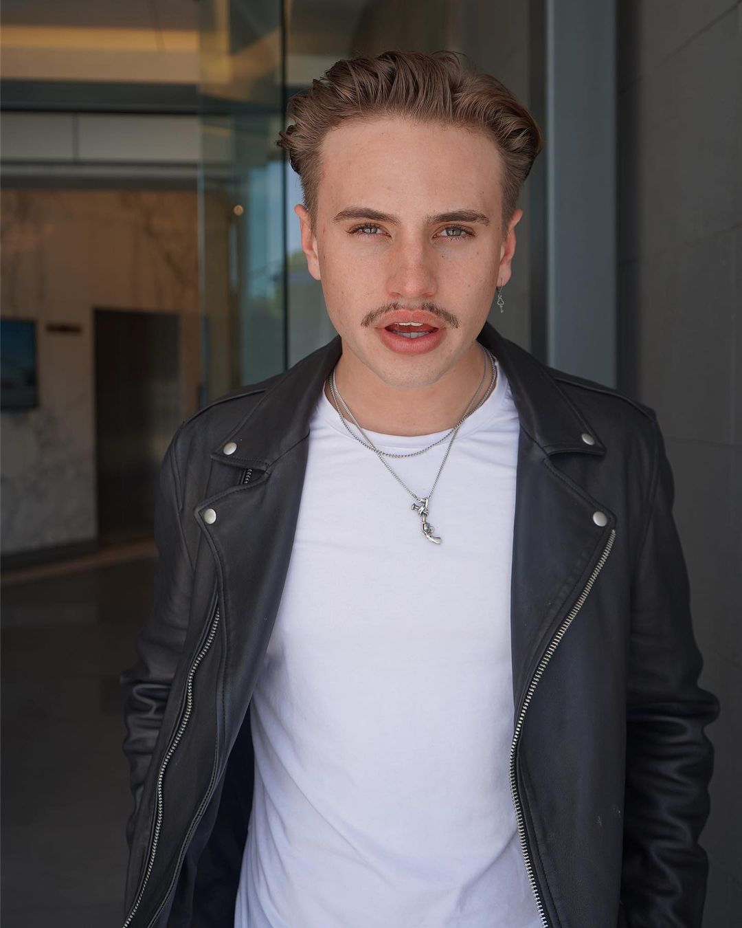 Actor Daniel Mickelson Bio, Age, Wife, Wife, Instagram Actor Daniel Mickelson Bio, Age, Wife, Wife, Instagram