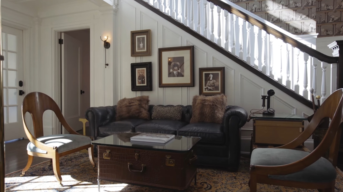 45 Interior Design Photos vs. 601 S Windsor Blvd, Los Angeles Luxury Mansion Tour