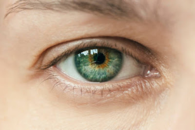 1. Green eyes