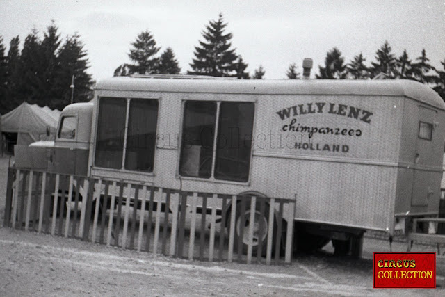 le camion cage des chimpanzés de Willy Lenz