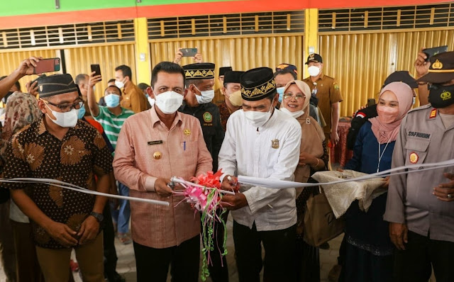 Resmikan Pasar Konvensional di KM IX  Tanjungpinang, Ini Yang Disampaikan Gubernur Ansar