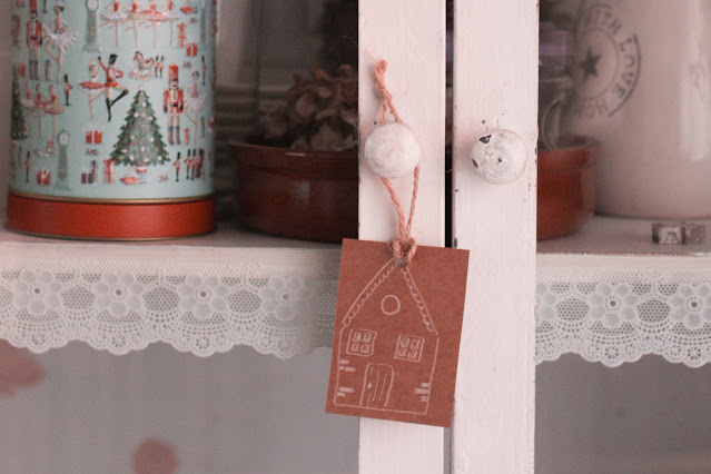 https://mediasytintas.blogspot.com/2020/11/diy-casitas-de-navidad-multiusos.html
