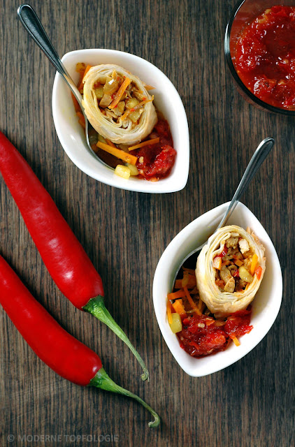 Auch für den Stehempfang- oder die Party tauglich: Indonesian Drumsticks mit Paprika-Mango-Sambal.