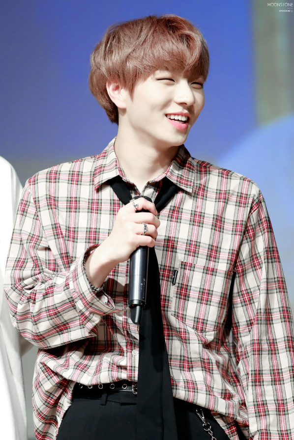 내기준 웃을때 눈웃음이 귀여운 남돌 | 인스티즈