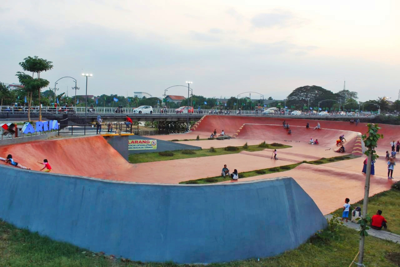 Bmx arena, skate park, taman brantas kediri Bmx arena, skate park, taman brantas kediri