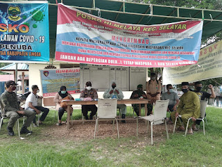 Tim Covid-19 Kecamatan Selayar Lakukan Seterilisasi di Hari plPertama Berakhirnya Bloking Area Menuju New Normal
