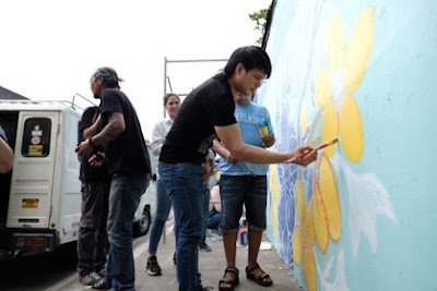 Artists%2Bvolunteer%2Bto%2Bpaint%2BManila%2BNorth%2BCemetery%2Bwall%2B%2Bfor%2BUndas4