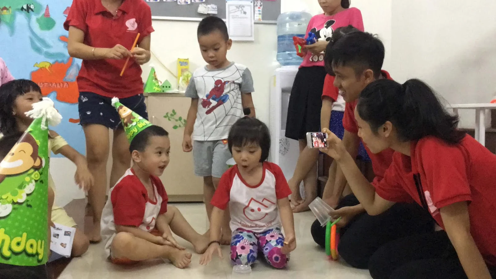 TALKY TOWN tổ chức sự kiện chúc mừng sinh nhật học viên tháng 09 TALKY TOWN tổ chức sự kiện chúc mừng sinh nhật học viên tháng 09