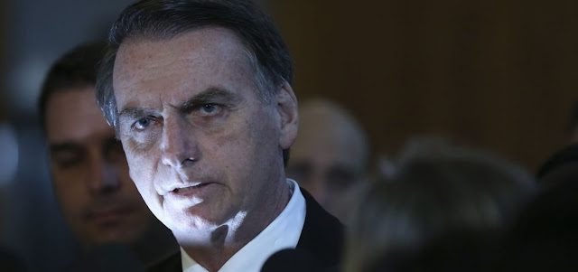 'Talvez pegue uma cana aqui no Brasil', diz Bolsonaro sobre Glenn Greenwald