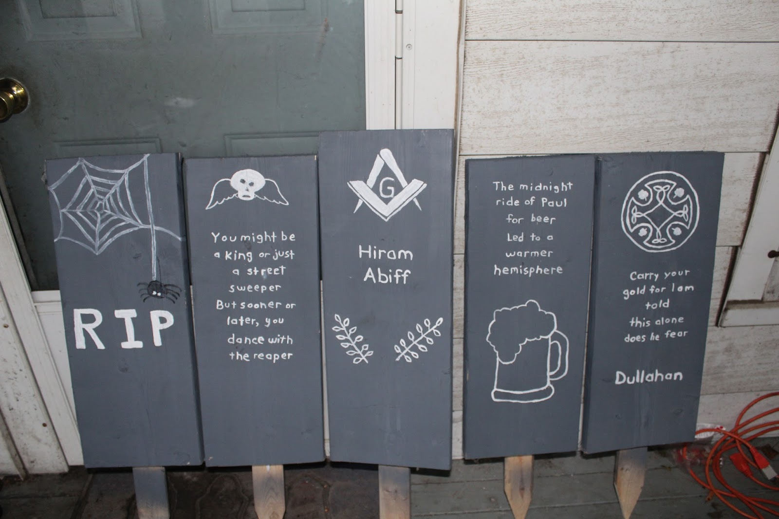 diy-halloween-headstones-the-mis-adventures-of-a-homesteadin-mama