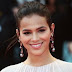 Bruna Marquezine chama atenção de fotógrafos no Festival de Cinema de Veneza