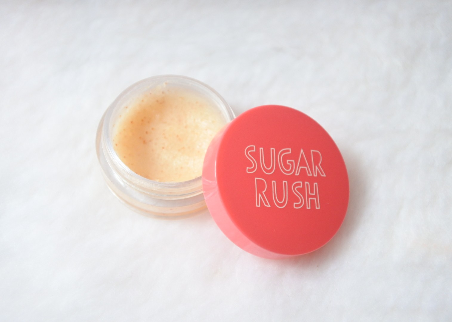 Review Emina Lip Mask & Emina Lip Scrub DaretoChange by Indonesian