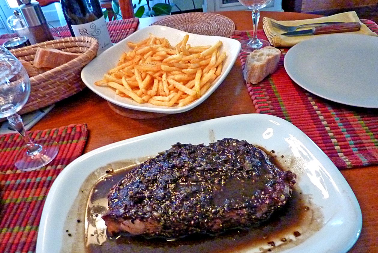 Living the life in SaintAignan Steak au poivre, sauce au cognac