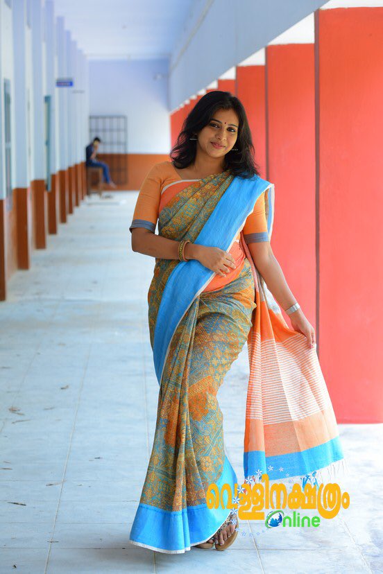 Anna Reshma Rajan, Mallu Aunty in Blue