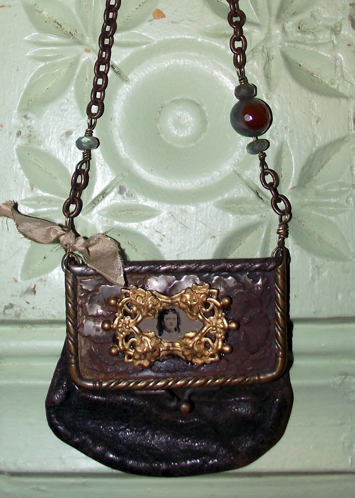 vintagesusie & wings Vintage Coin Purse Necklace...A Tutorial!