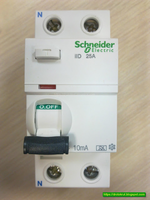 УЗО Schneider Electric A9R20225