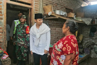 Bupati Nur Arifin Salurkan Bantuan Kepada Korban Angin Kencang di Wilayah Kecamatan Gandusari