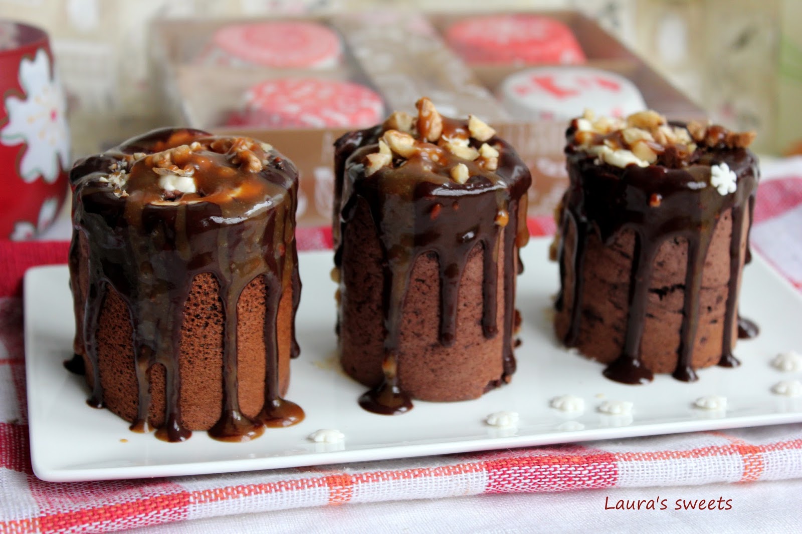 Turnulete Din Clatite Pufoase Cu Cacao Mascarpone Si Caramel
